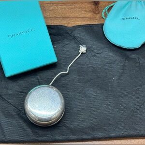 TIFFANY & CO STERLING SILVER (925) YOYO ULTRA RARE & 100% AUTHENTIC MINT CONDIT